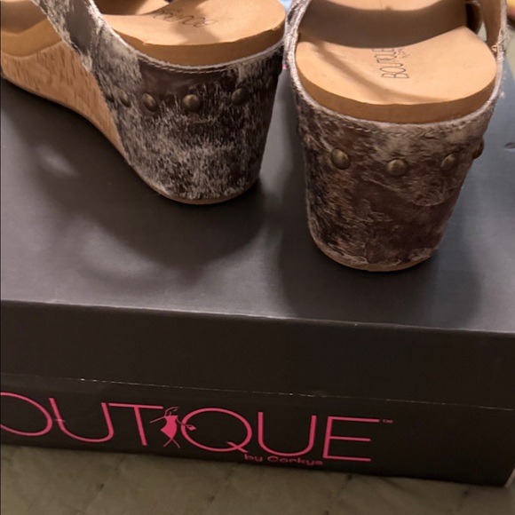 Boutique Corkys Women's Mohair Brown Sandals w/ Yoga Mat insoles - Picture 6 of 9